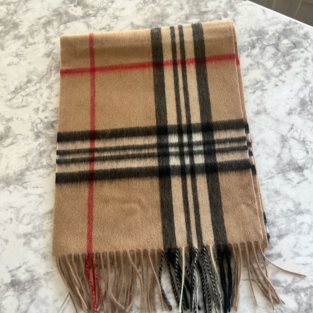 NWOt Nova check  100% wool scarf 70”x12